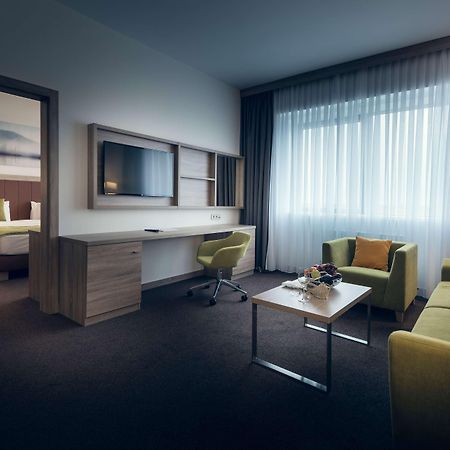 Wyndham Garden Astana Hotell Eksteriør bilde